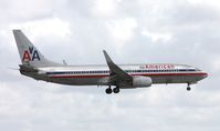 N972AN @ MIA - American 737-800 - by Florida Metal