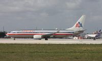 N980AN @ MIA - American 737-800 - by Florida Metal