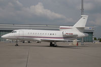 PH-EDM @ LOWW - Falcon 900