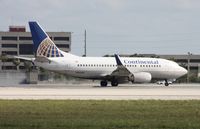 N16649 @ MIA - Continental 737-500 - by Florida Metal