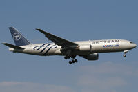 HL7733 @ VIE - Korean Air - by Roman Reiner