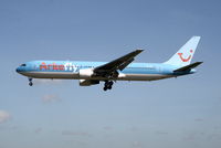 PH-AHQ @ EBBR - Arrival of flight JAF702 to RWY 25L