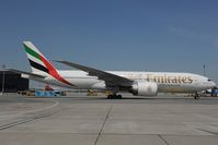 A6-EMI @ LOWW - Emirates Boeing 777-200 - by Dietmar Schreiber - VAP