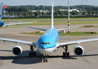 PH-AOK @ EHAM - KLM Royal Dutch Airlines - by Chris Hall