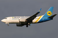 UR-GAW @ VIE - Ukraine International - by Chris Jilli