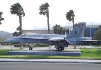 162403 - McDonnell Douglas F/A-18 Hornet at the Palm Springs Air Museum, Palm Springs CA