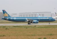 D-AVZB @ EDHI - to become VN-A325