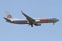 N976AN @ KORD - American Airlines Boeing 737-823, AAL1760 arriving from KLAS, RWY 10 approach KORD. - by Mark Kalfas