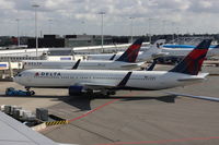 N198DN @ EHAM - Delta Air Lines - by Air-Micha