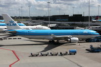 PH-AOI @ EHAM - KLM Royal Dutch Airlines - by Air-Micha