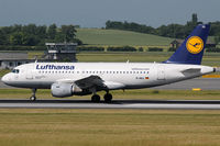 D-AILL @ VIE - Lufthansa - by Chris Jilli