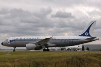 F-GFKJ @ LFPG - .....