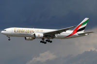 A6-EMG @ VIE - Emirates