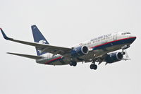 N908AM @ KORD - AeroMexico Boeing 737-752, AMX686 arriving from MMMX, RWY 10 approach KORD. - by Mark Kalfas