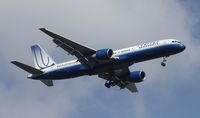 N567UA @ MCO - United 757