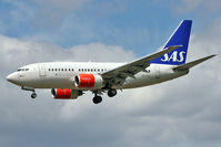 SE-DTH @ EGLL - SAS Boeing 737-683, c/n: 28313 at Heathrow - by Terry Fletcher