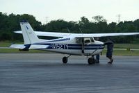 N1527Y @ I19 - 1962 Cessna 172C