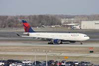 N852NW @ DTW - Delta A330-200 - by Florida Metal