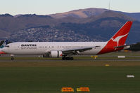 VH-OGU @ NZCH - arriving as QF45, bringing a lot of Cantabrians back from SYD and BNE - by Bill Mallinson