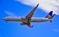 N31412 @ KLAS - N31412 United Airlines 2002 Boeing 737-924 C/N 30129

Las Vegas - McCarran International (LAS / KLAS)
USA - Nevada, July 28, 2011
Photo: Tomás Del Coro - by Tomás Del Coro