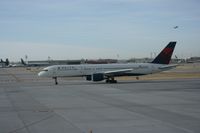 N6706Q @ ABQ - Taken at Alburquerque International Sunport Airport, New Mexico in March 2011 whilst on an Aeroprint Aviation tour - by Steve Staunton