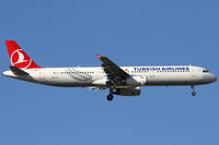 TC-JRR @ VIE - Turkish Airlines - by Joker767
