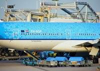 PH-BQP @ EHAM - decorated with 4,000 stickers in the form of a Delft-Blue tile, all of which were individually created for the KLM Tile & Inspire campaign. - by Chris Hall