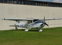 VH-RBR @ YMMB - Cessna 182T at Moorabbin