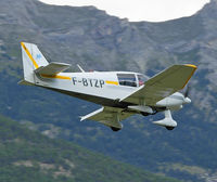F-BTZP @ LFNC - Short final rwy 16 in the Durance valley. - by Philippe Bleus