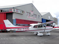 PH-TGM @ EHTE - Reims Cessna Skyhawk 100 - by Henk Geerlings