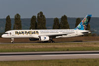 G-STRX @ LFSB - Ed Force One taxies to the active
