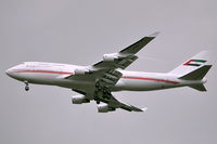 A6-HRM @ EGLL - Landing on 27R - by planemad John