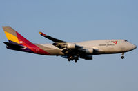 HL7414 @ LOWW - Asiana Airlines - by Thomas Posch - VAP
