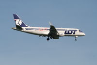 SP-LII @ EBBR - Arrival of flight LO235 to RWY 02 - by Daniel Vanderauwera