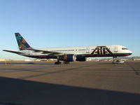 N517AT @ PHX - ATA had just went out of business when this picture was taken. - by eagar