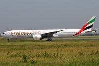 A6-ECV @ VIE - Emirates - by Chris Jilli
