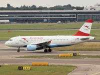 OE-LDG @ AMS - Taxi to the runway of  Schiphol Airport - by Willem Goebel