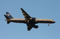 N538UA @ MCO - United 757