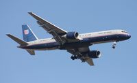 N541UA @ MCO - United 757