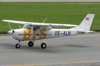 OE-ALN @ LOWS - taxi to RWY - by Lötsch Andreas