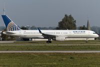 N18112 @ EDDS - taxying to the active