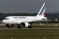 F-GUGQ @ EDDS - decelerating after touchdown