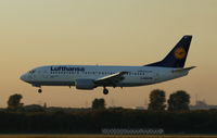 D-ABEB @ EDDL - Lufthansa, landing at Düsseldorf Int´l (EDDL) - by Andre´Gendorf