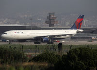 N811NW @ LEBL - Taxiing to his gate... - by Shunn311