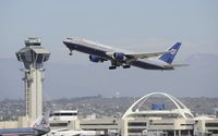N667UA @ KLAX - Departing LAX - by Todd Royer