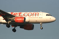 G-EZBB @ EBBR - Early arrival of flight EZY4701 to RWY 02