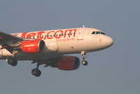 G-EZEA @ EBBR - Early arrival of flight EZY2195 to RWY 02