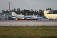 N654AN @ MIA - Lear 60