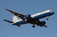 N520UA @ MCO - United 757