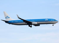 PH-BXR @ LEBL - Landing rwy 25R - by Shunn311